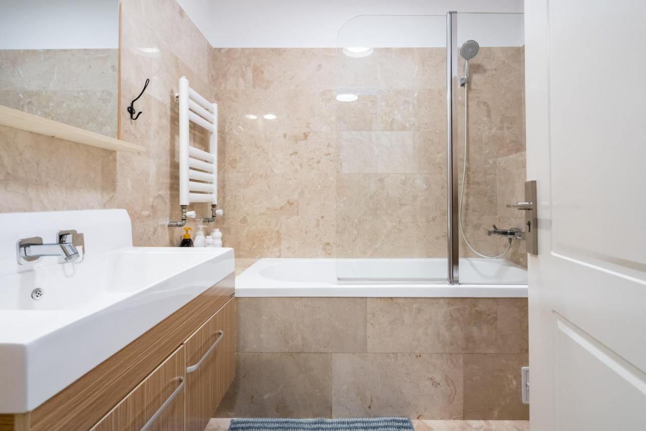 Happy Bubble I Timpuri Noi 1Br Apt 4 Ppl 布加勒斯特 外观 照片
