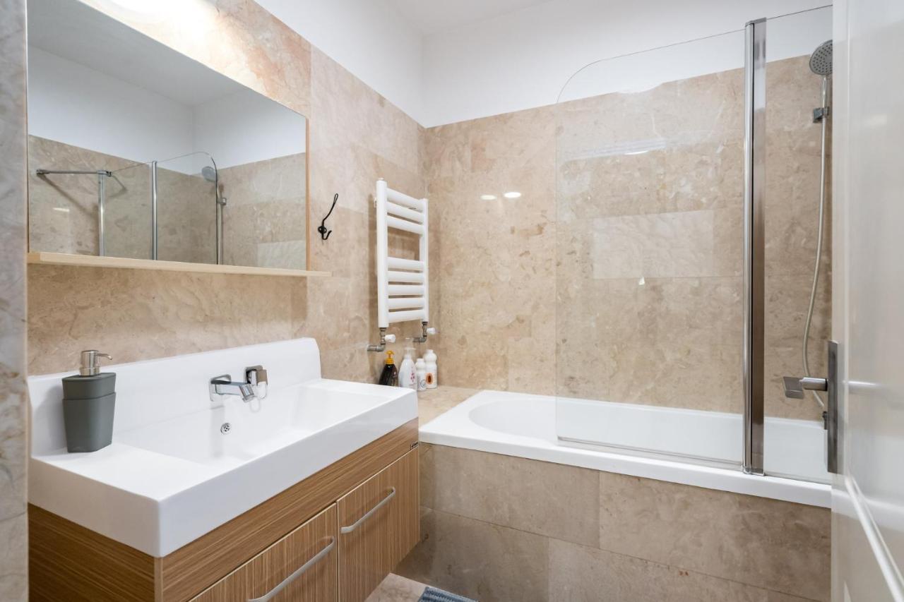 Happy Bubble I Timpuri Noi 1Br Apt 4 Ppl 布加勒斯特 外观 照片