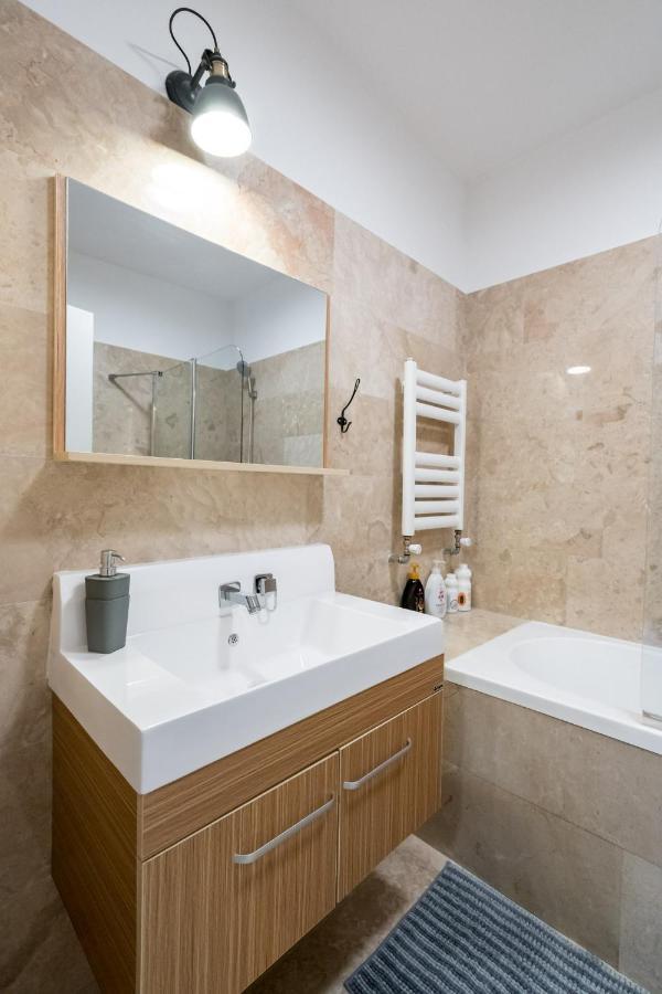 Happy Bubble I Timpuri Noi 1Br Apt 4 Ppl 布加勒斯特 外观 照片